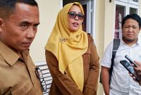 Kabag Hukum Setdakab, Nazhan di dampingi Plt Kepala Dinas Pertanian, Uswatun Hasanah dalam wawancara singkat awak media membenarkan kasus oknum wartawan yang diduga Peras resmi membuat laporan Polres Bener Meriah. Senin, 9/03/2026.