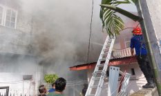 Toko Sparepart Mobil di Langsa Dilalap Sijago Merah