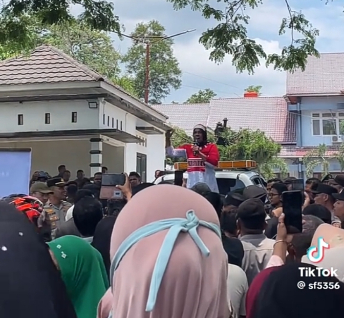  Foto screenshot akun tiktok piesces