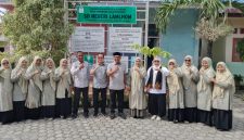 Bupati Aceh Besar, H. Muharram Idris, meninjau langsung kondisi SD Negeri Lamlhom, Kecamatan Lhoknga, Jumat (8/5/2026),