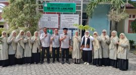 Bupati Aceh Besar, H. Muharram Idris, meninjau langsung kondisi SD Negeri Lamlhom, Kecamatan Lhoknga, Jumat (8/5/2026),