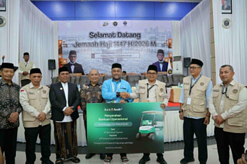 PT Bank Aceh Syariah menyerahkan bantuan 1 unit buggy car untuk mendukung operasional di Asrama Haji Embarkasi Aceh, Rabu (6/5/2026).