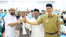 Gubernur Aceh, Kapolda Aceh, Ketua DPRA, Sekda Aceh saat pelepasan jamaah calon haji 