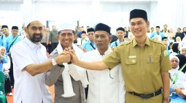 Gubernur Aceh, Kapolda Aceh, Ketua DPRA, Sekda Aceh saat pelepasan jamaah calon haji 